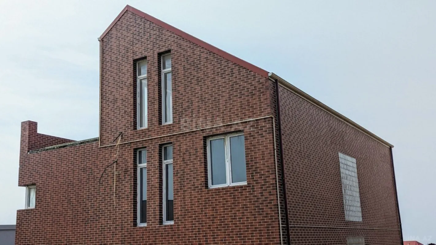 Satılır 7 otaqlı həyət evi 400 m²