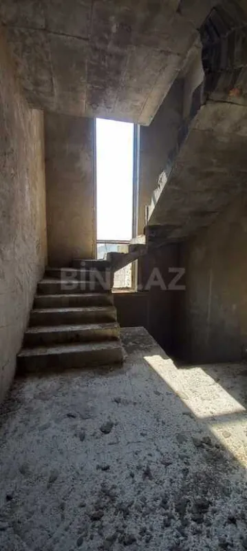 Satılır 5 otaqlı həyət evi 460 m²