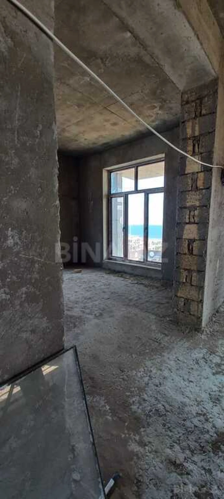 Satılır 5 otaqlı həyət evi 460 m²