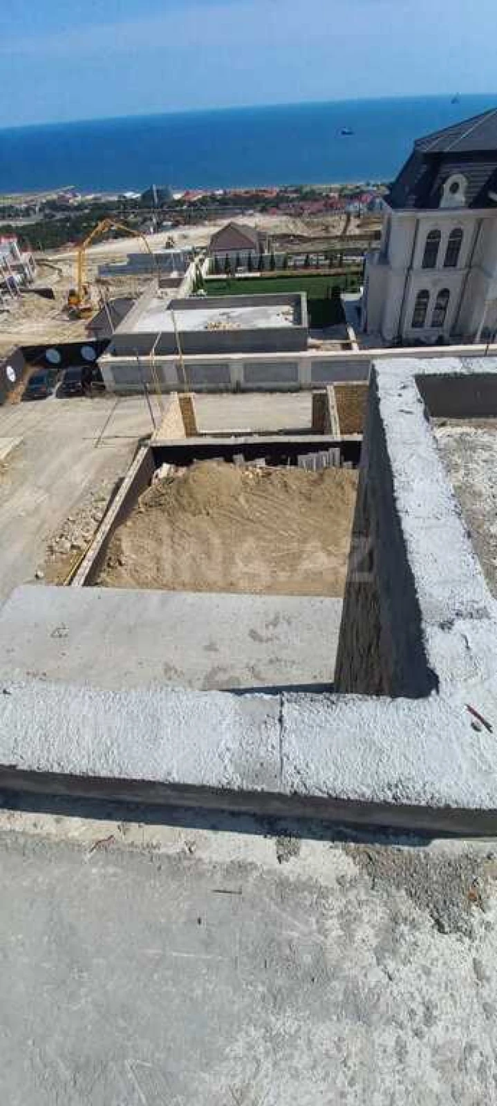 Satılır 5 otaqlı həyət evi 460 m²