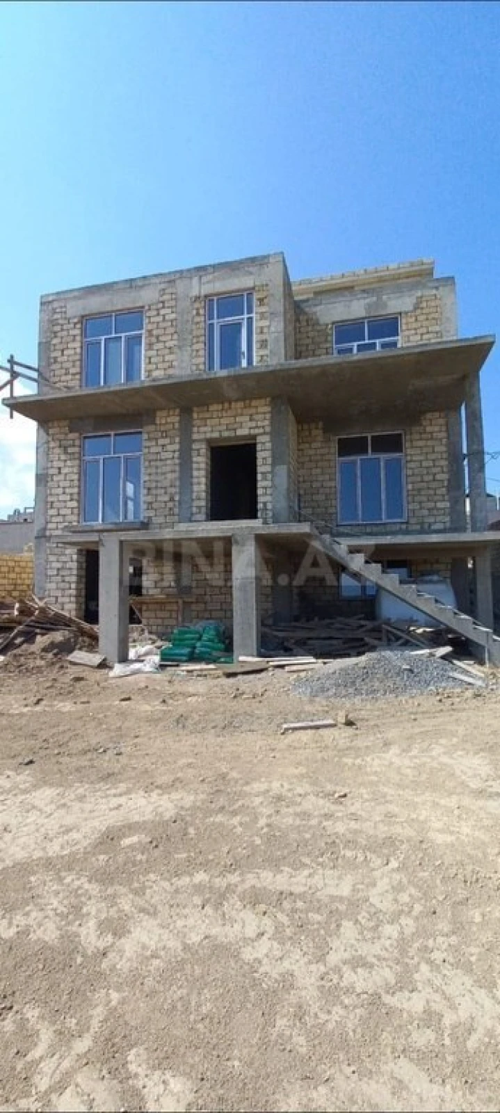 Satılır 5 otaqlı həyət evi 460 m²