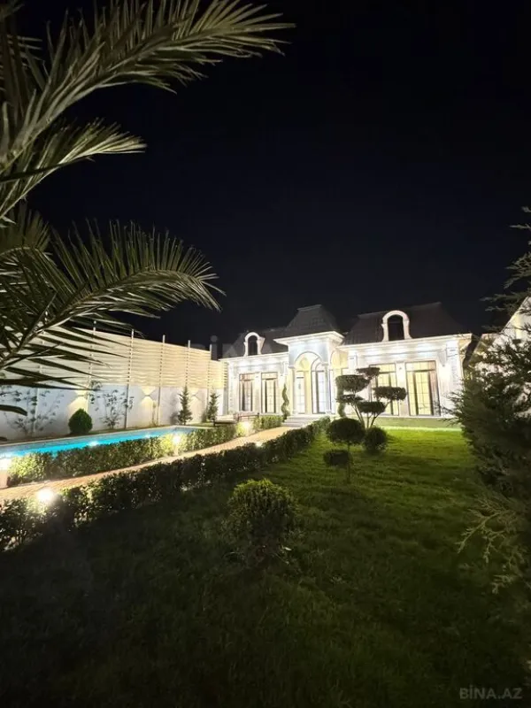 Satılır 5 otaqlı həyət evi 300 m²