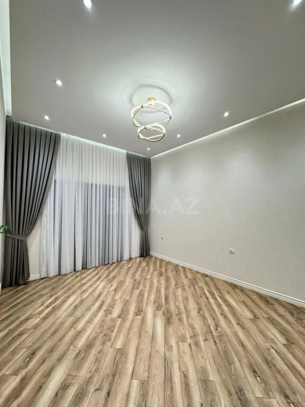 Satılır 5 otaqlı həyət evi 300 m²