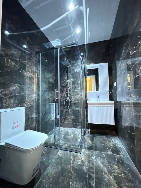 Satılır 5 otaqlı həyət evi 300 m²