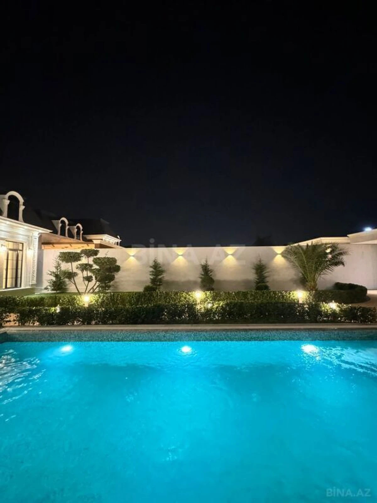 Satılır 5 otaqlı həyət evi 300 m²