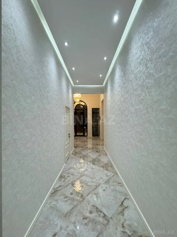 Satılır 5 otaqlı həyət evi 300 m²