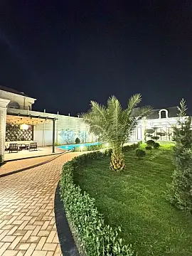 Satılır 5 otaqlı həyət evi 300 m²