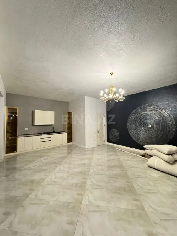 Satılır 5 otaqlı həyət evi 300 m²