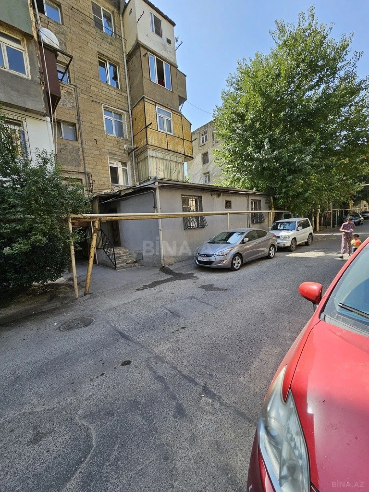 Satılır 3 otaqlı mənzil 93 m²