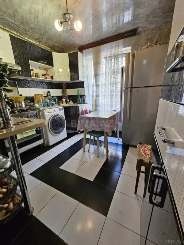 Satılır 3 otaqlı mənzil 93 m²