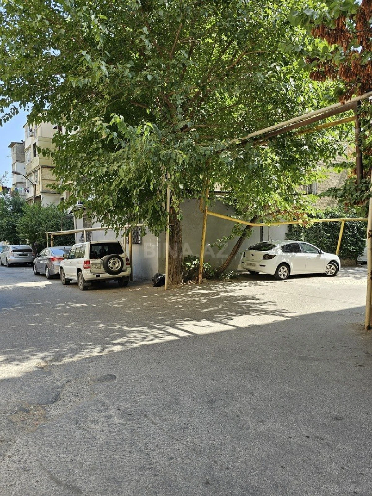 Satılır 3 otaqlı mənzil 93 m²