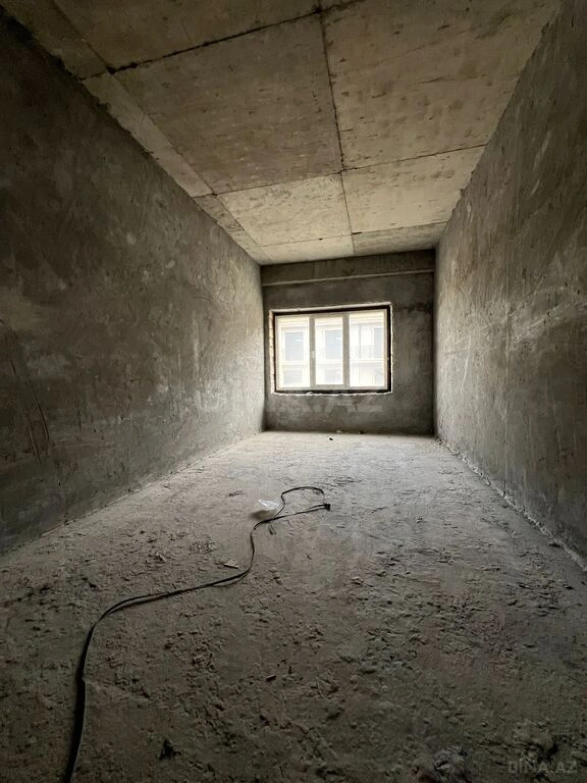 Satılır 2 otaqlı mənzil 105 m²