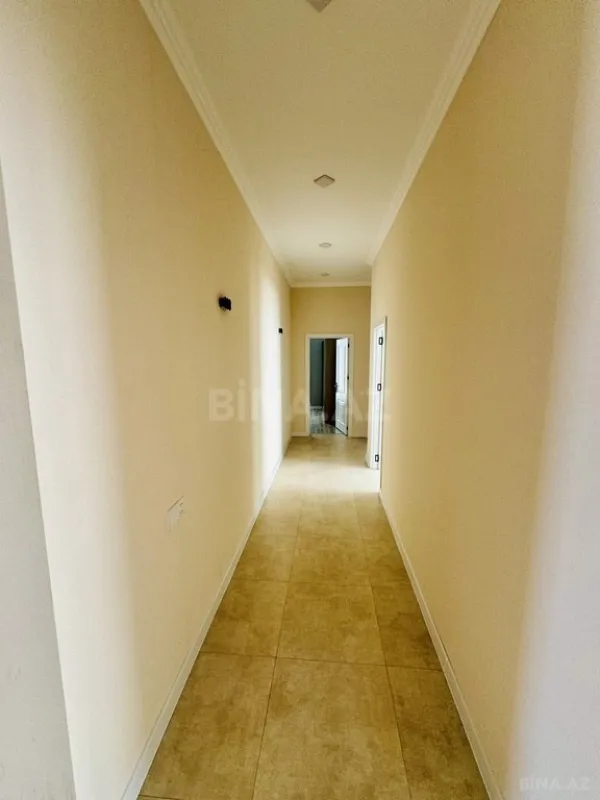 Satılır 5 otaqlı həyət evi 250 m²