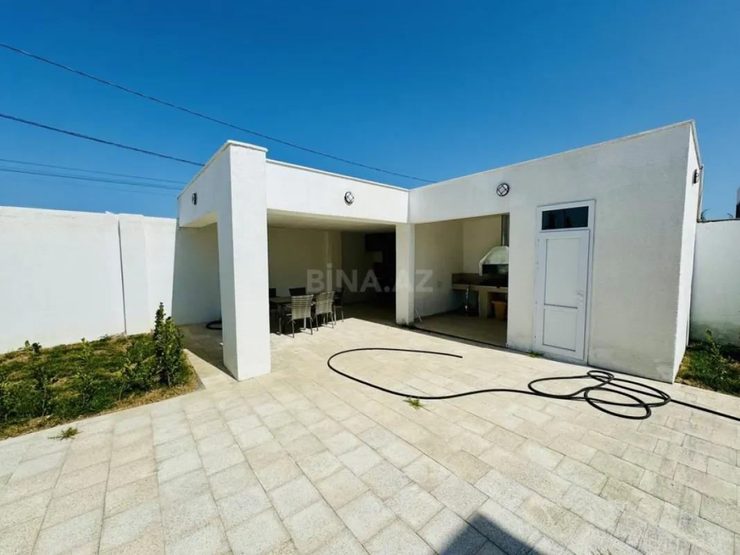 Satılır 5 otaqlı həyət evi 250 m²