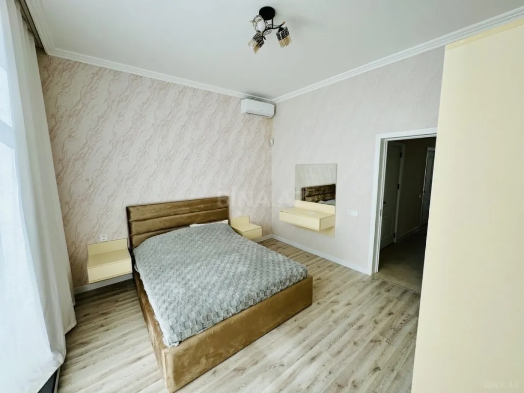 Satılır 5 otaqlı həyət evi 250 m²