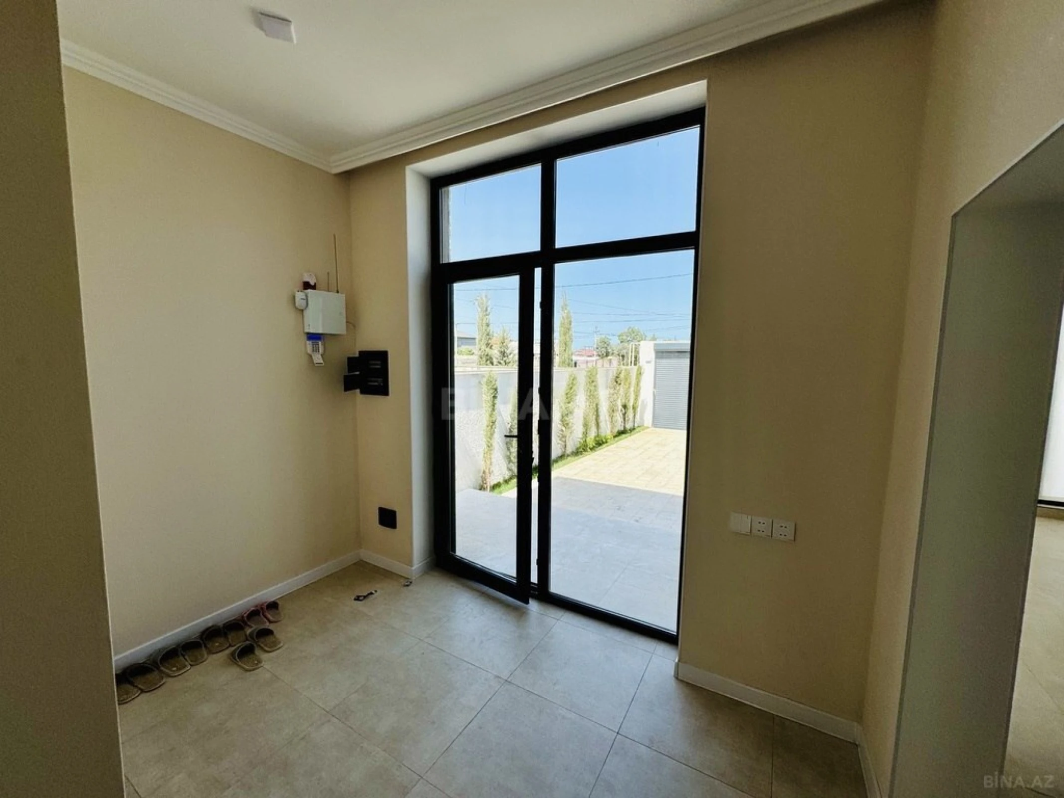 Satılır 5 otaqlı həyət evi 250 m²