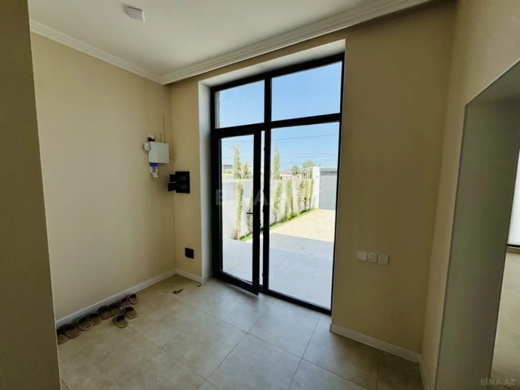 Satılır 5 otaqlı həyət evi 250 m²