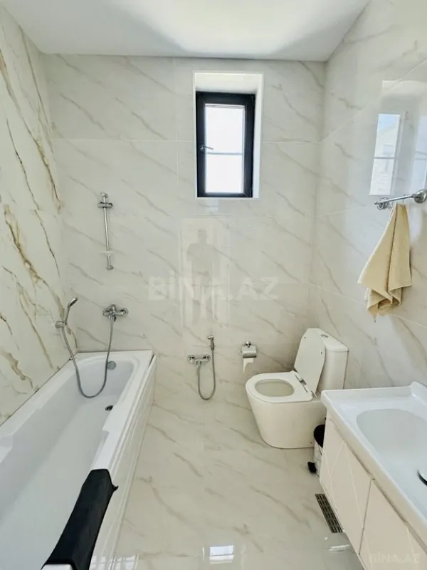 Satılır 5 otaqlı həyət evi 250 m²