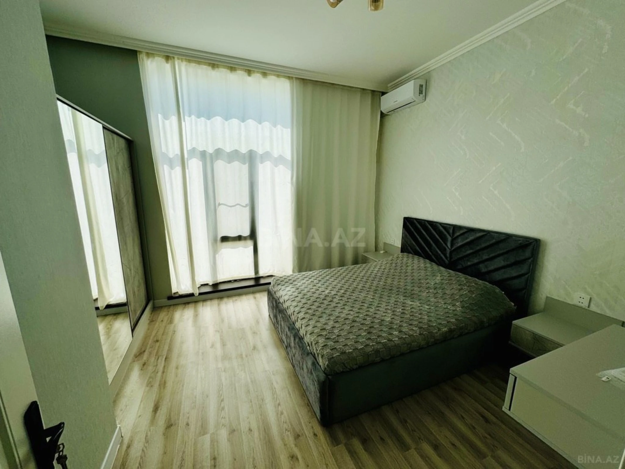 Satılır 5 otaqlı həyət evi 250 m²