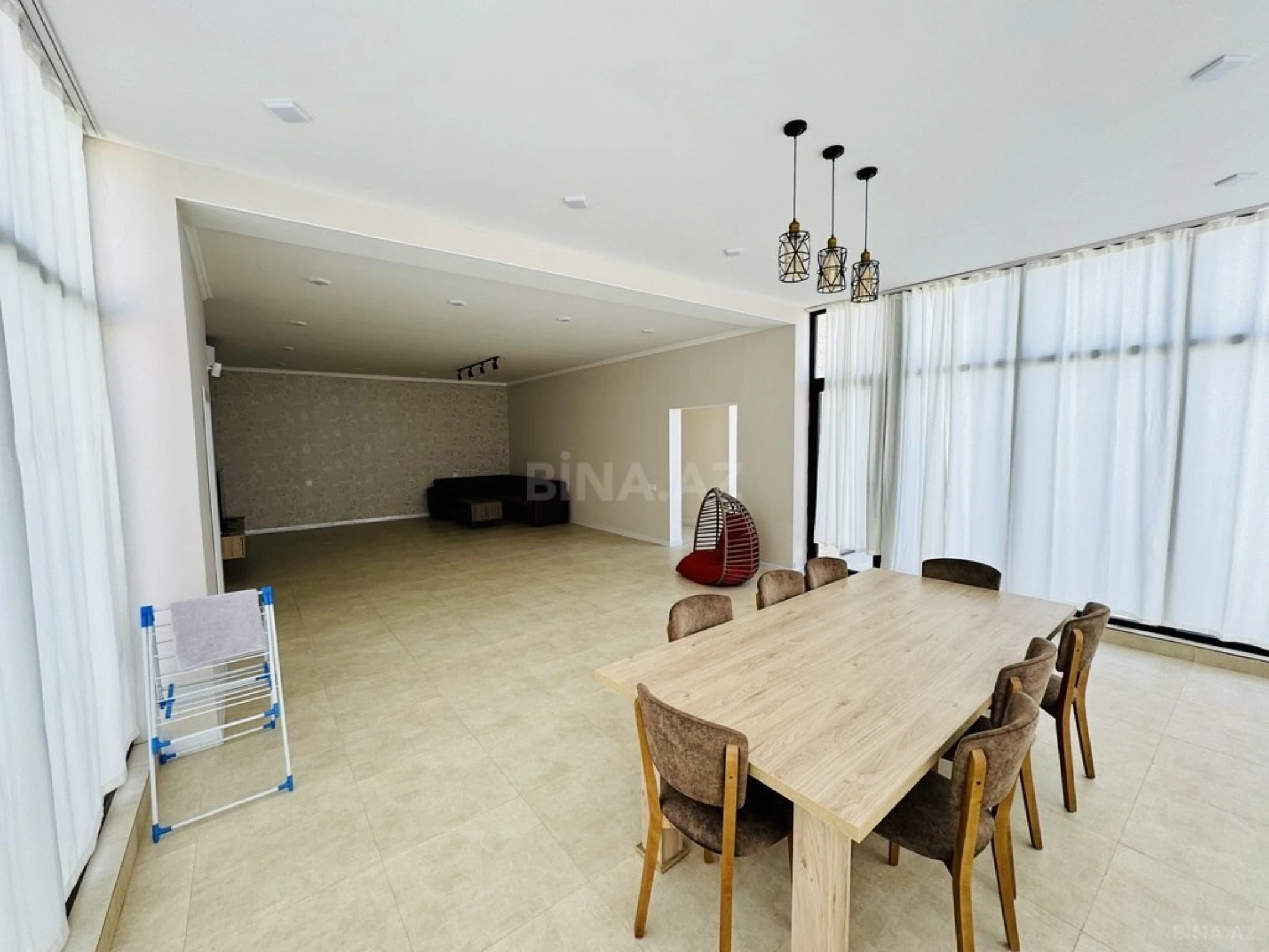 Satılır 5 otaqlı həyət evi 250 m²