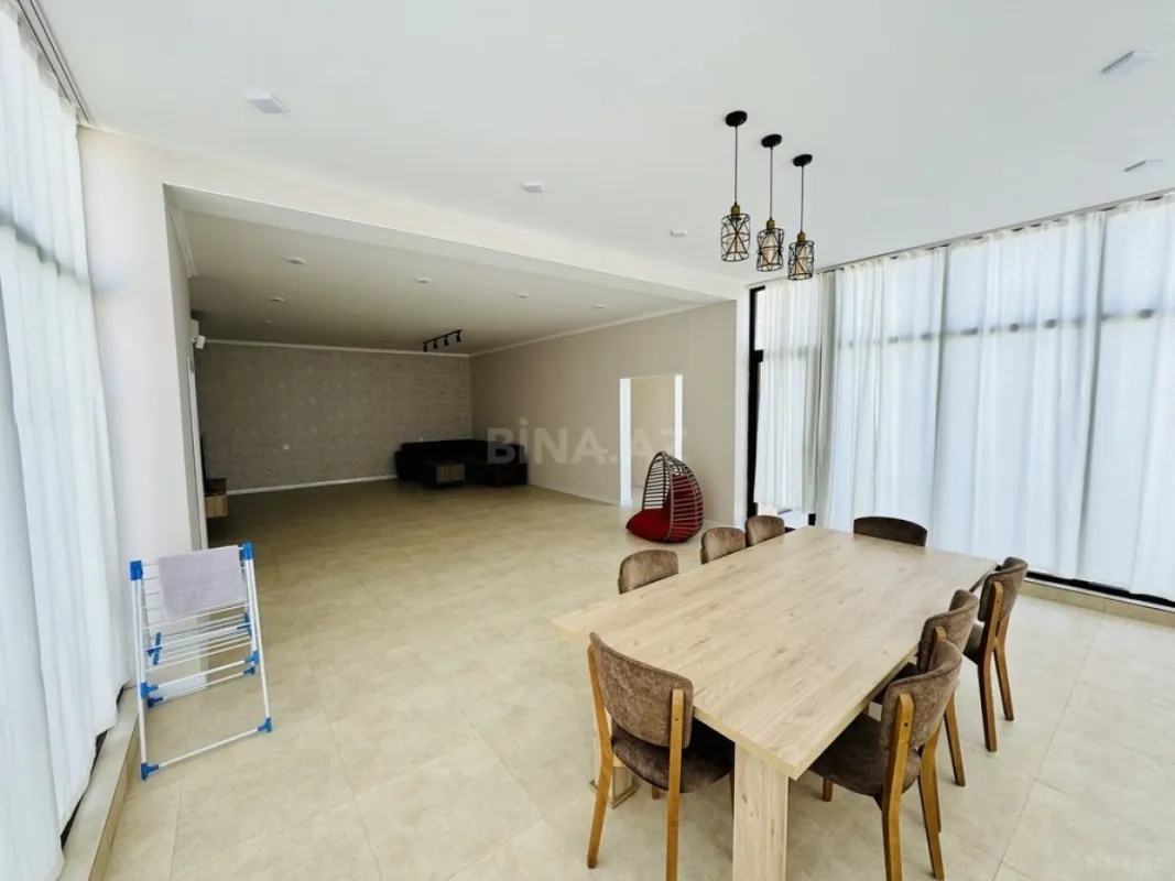 Satılır 5 otaqlı həyət evi 250 m²