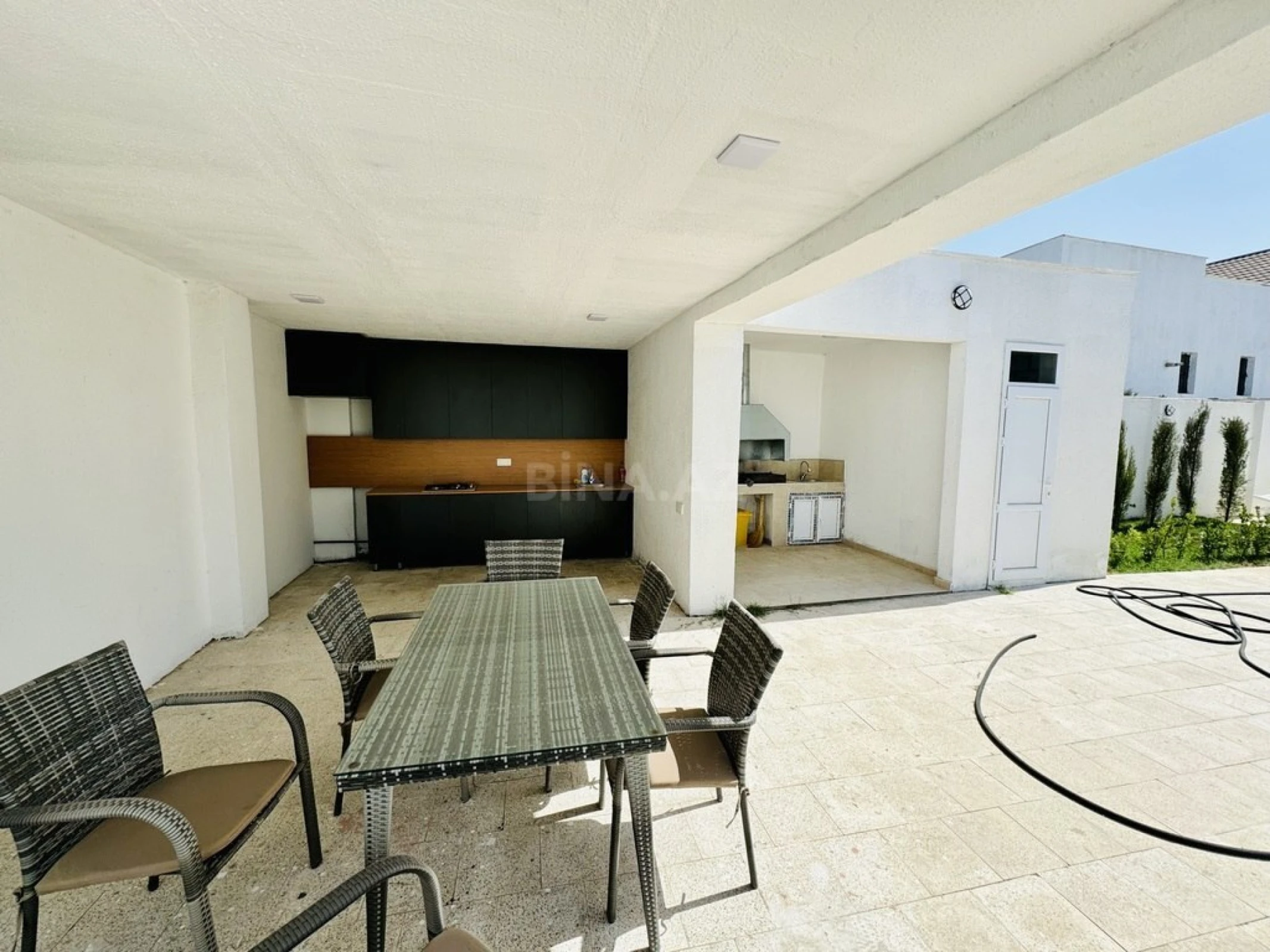 Satılır 5 otaqlı həyət evi 250 m²