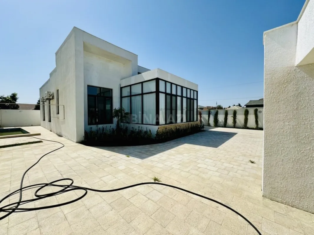 Satılır 5 otaqlı həyət evi 250 m²