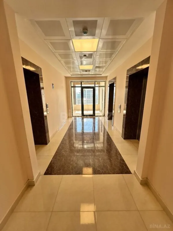 Satılır 6 otaqlı mənzil 324 m²