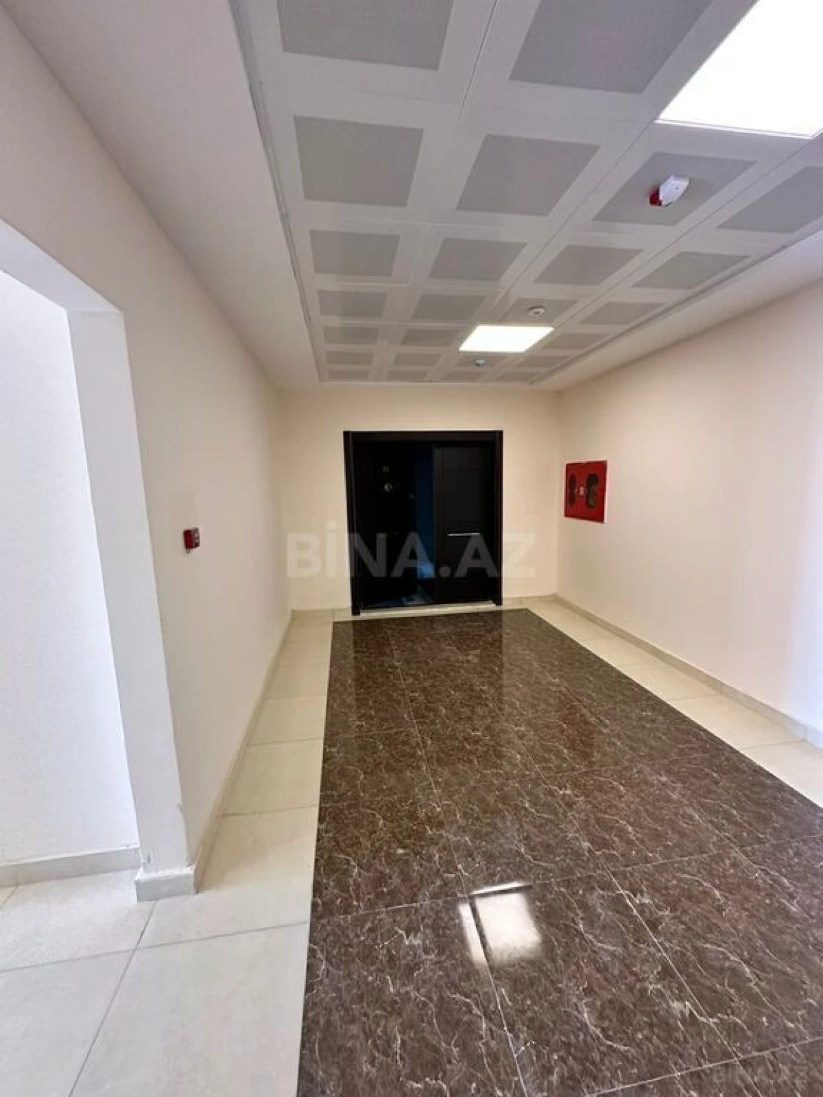 Satılır 6 otaqlı mənzil 324 m²