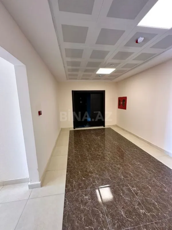 Satılır 6 otaqlı mənzil 324 m²