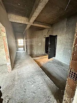 Satılır 6 otaqlı mənzil 324 m²