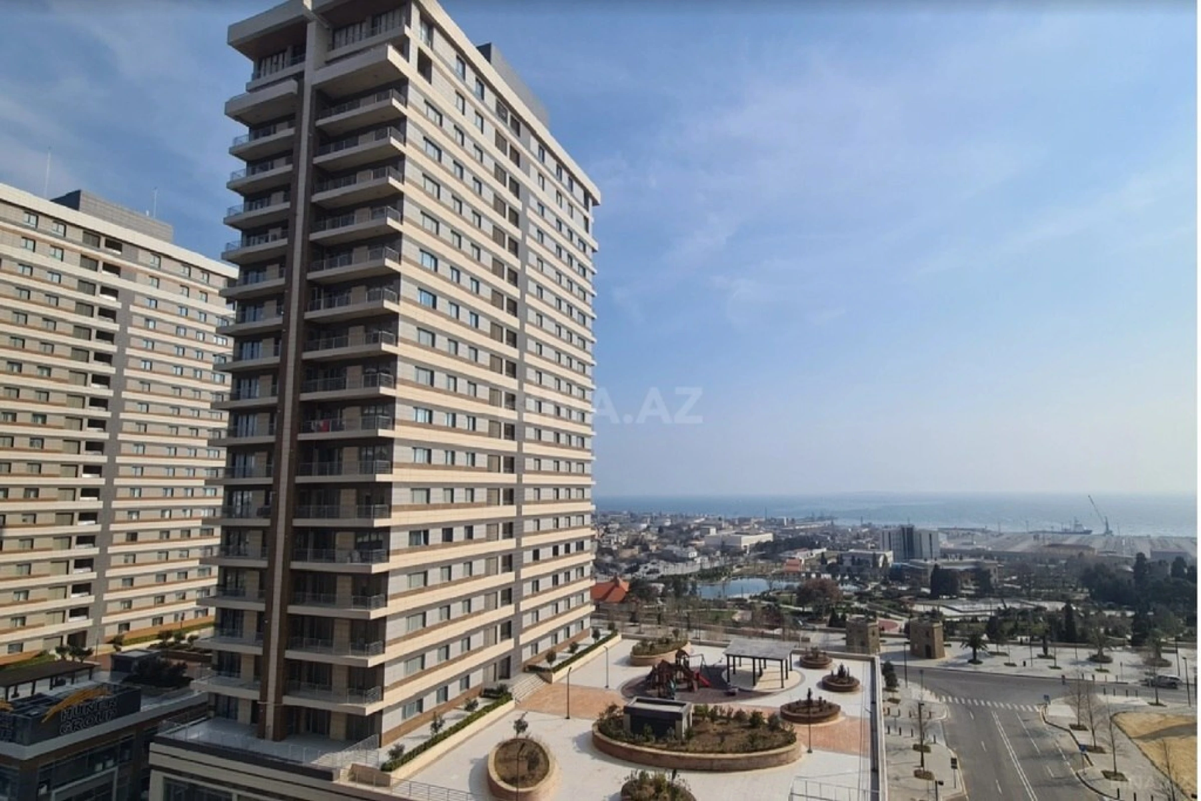 Satılır 6 otaqlı mənzil 324 m²