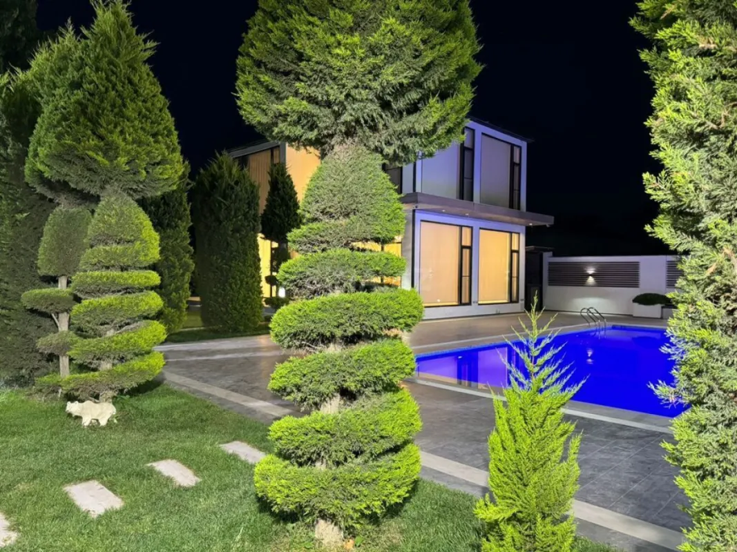 Kirayə verilir 5 otaqlı həyət evi 350 m²