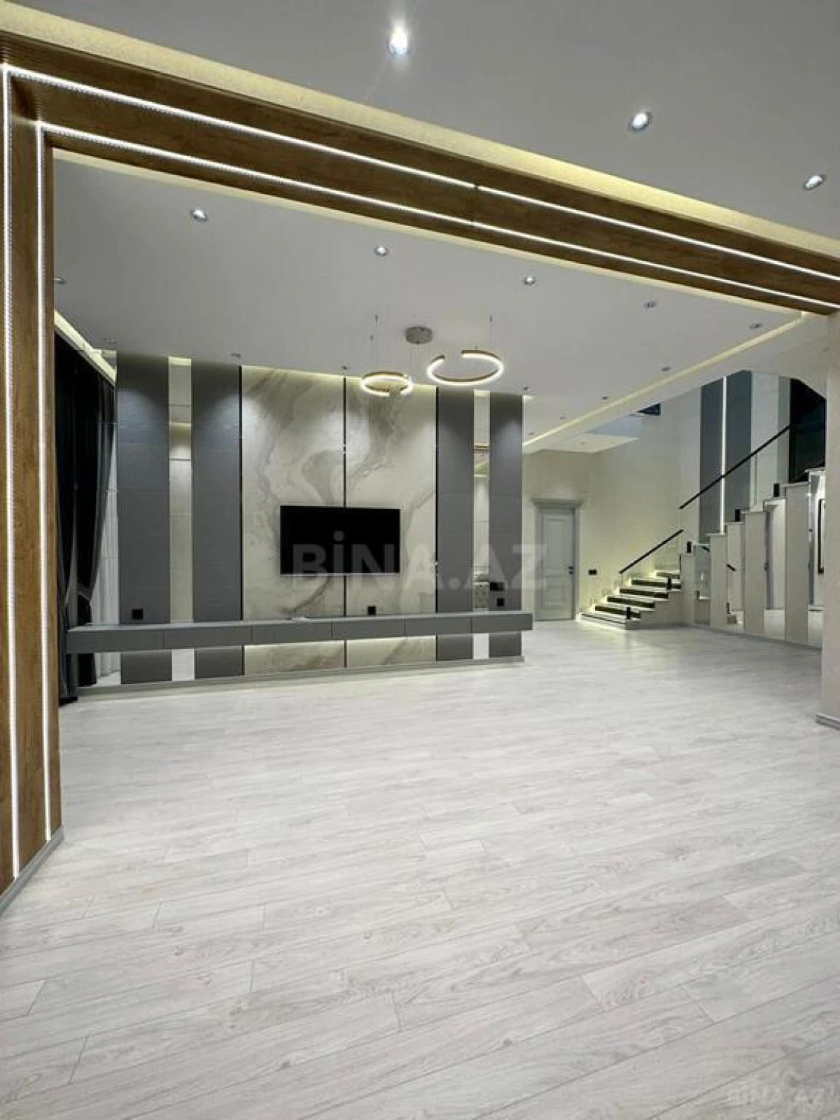 Kirayə verilir 6 otaqlı həyət evi 400 m²