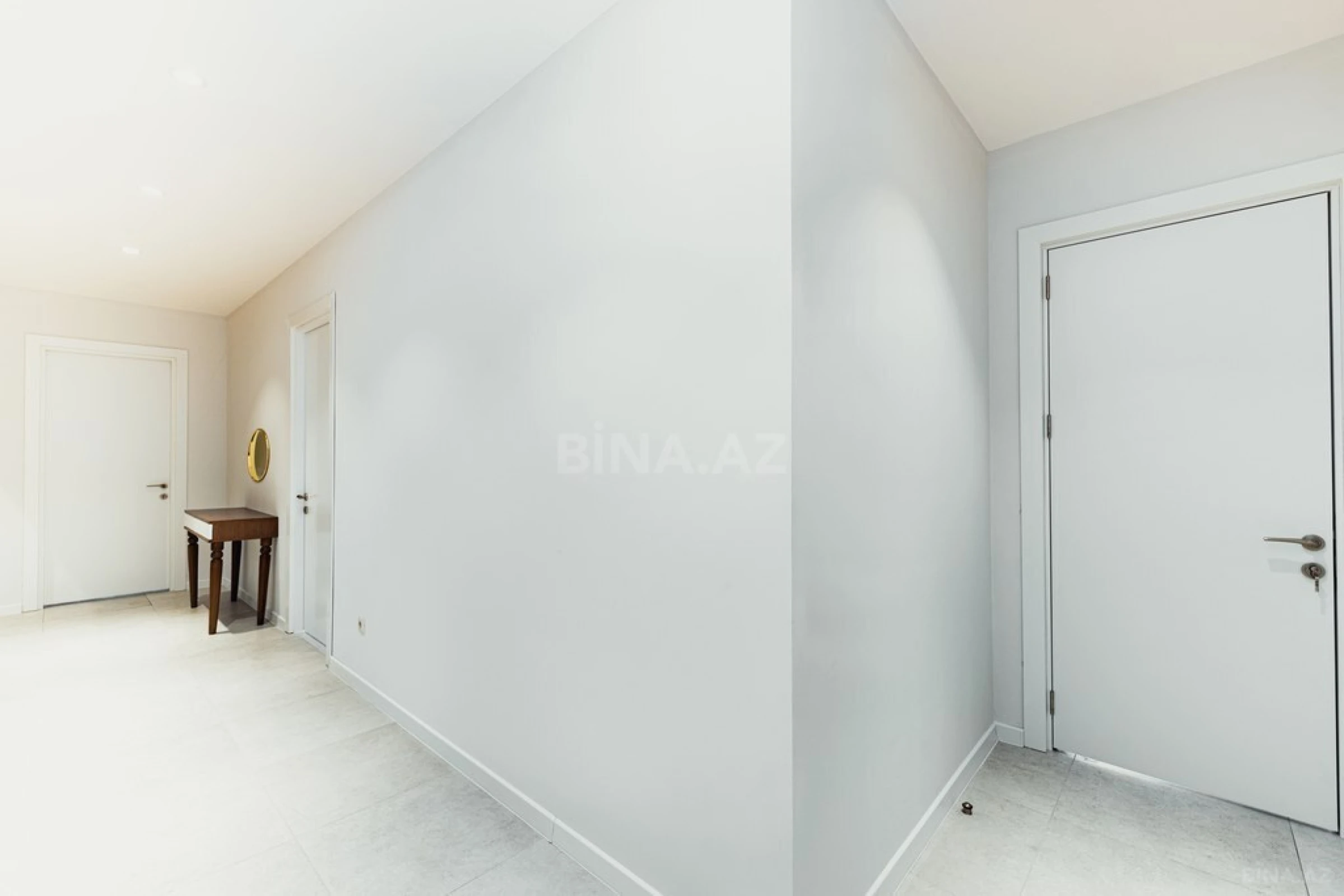 Satılır 3 otaqlı mənzil 150 m²