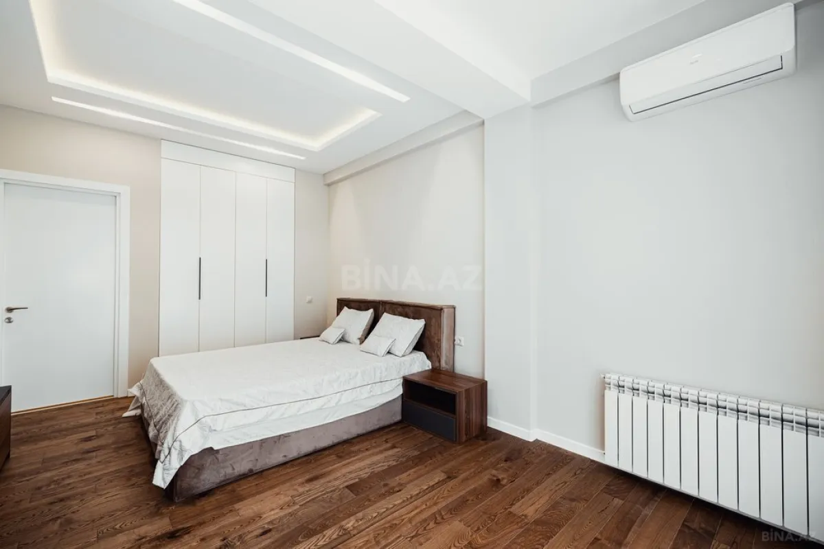 Satılır 3 otaqlı mənzil 150 m²