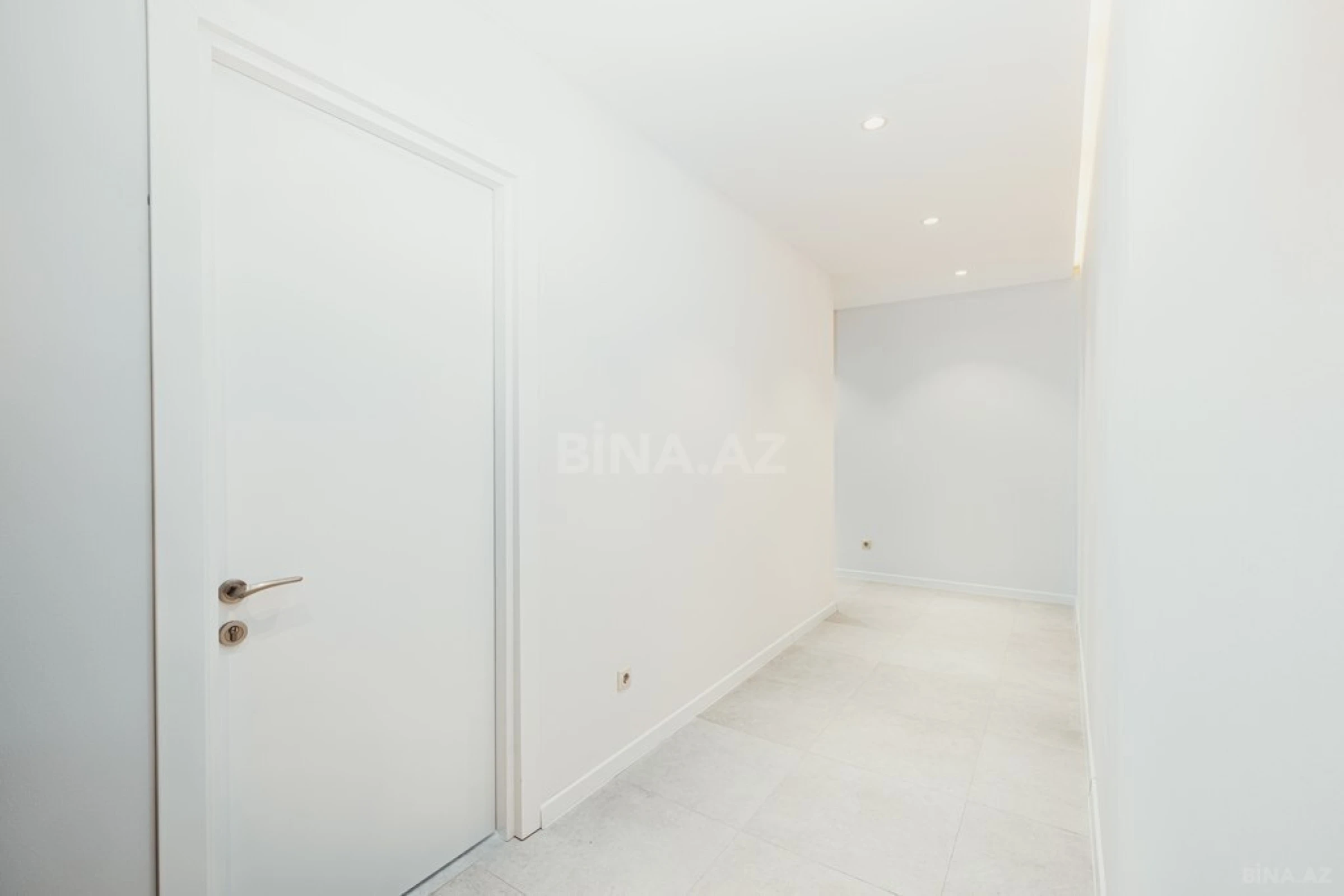 Satılır 3 otaqlı mənzil 150 m²
