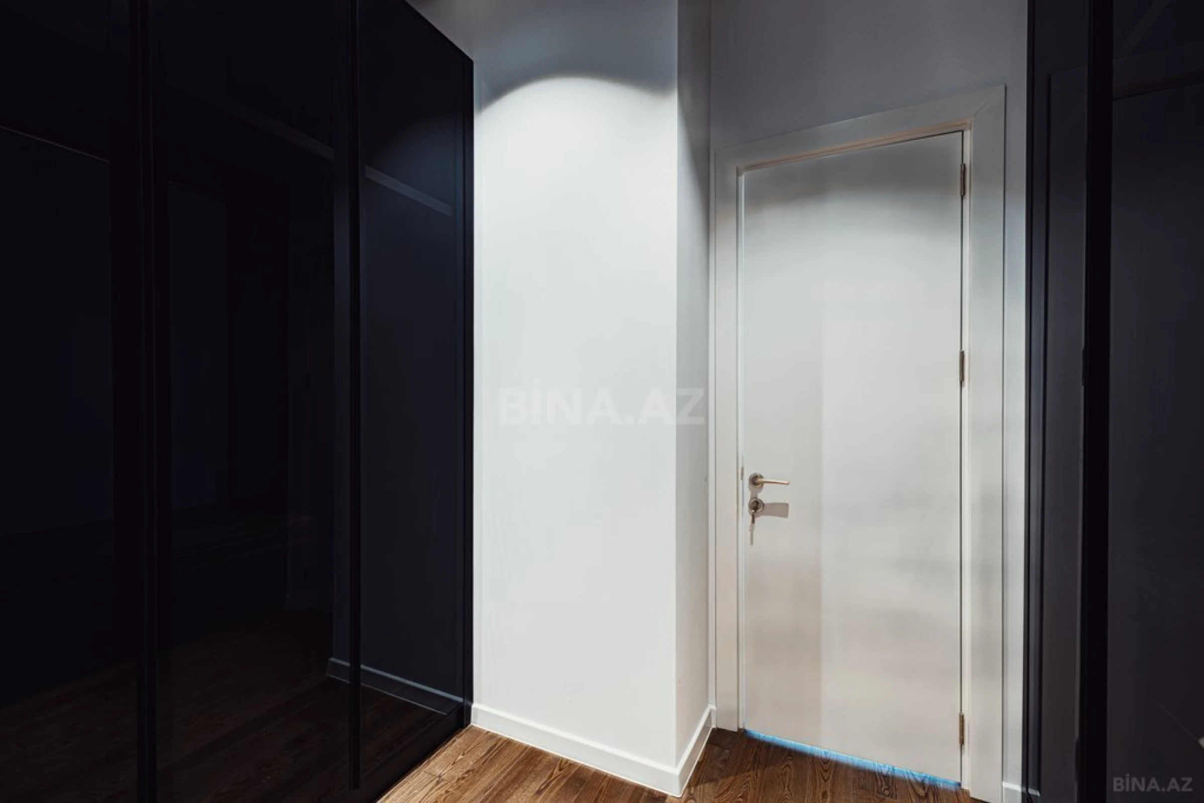 Satılır 3 otaqlı mənzil 150 m²