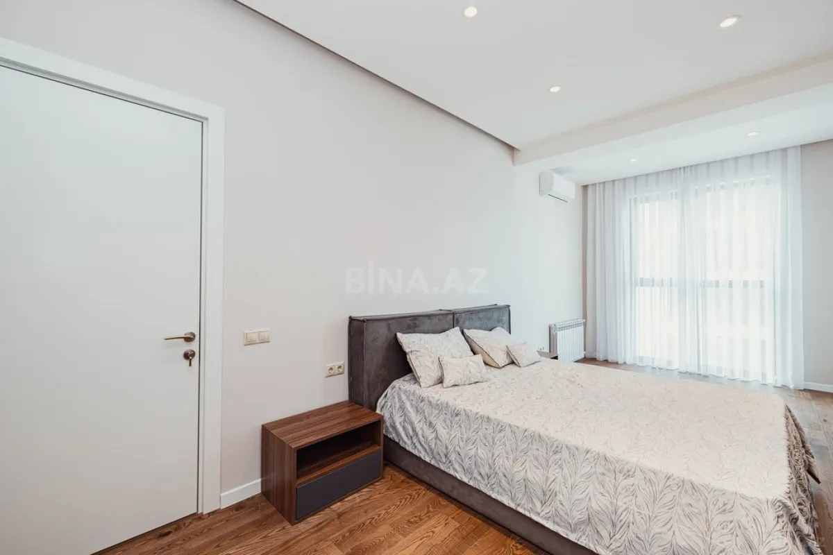 Satılır 3 otaqlı mənzil 150 m²