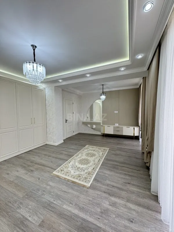 Satılır 5 otaqlı həyət evi 330 m²