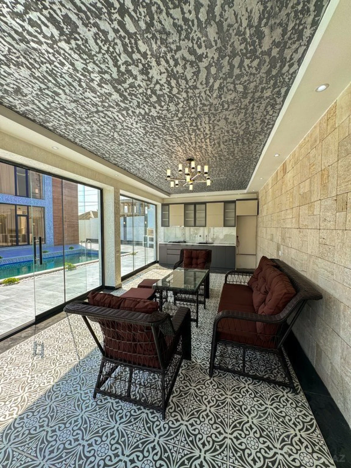 Satılır 5 otaqlı həyət evi 330 m²