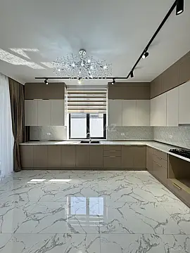 Satılır 5 otaqlı həyət evi 330 m²