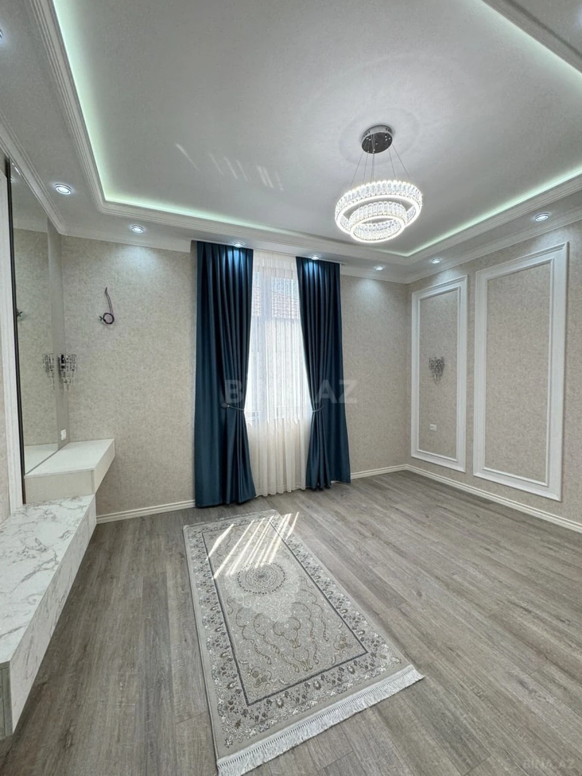 Satılır 5 otaqlı həyət evi 330 m²