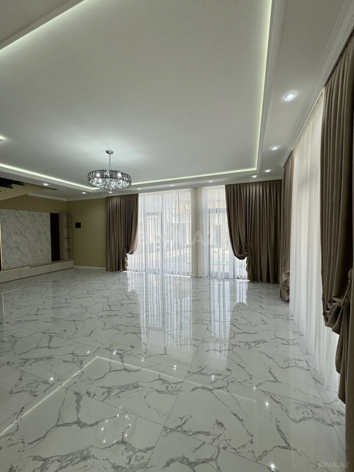Satılır 5 otaqlı həyət evi 330 m²