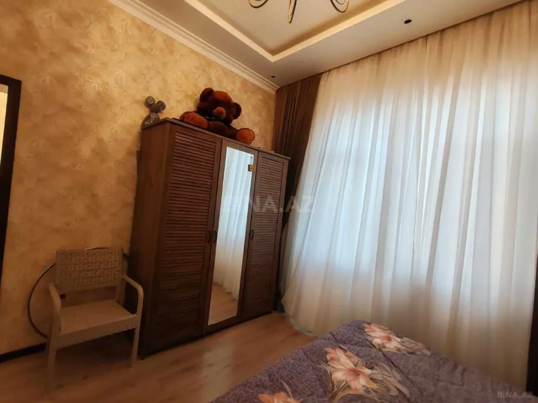 Satılır 6 otaqlı həyət evi 340 m²