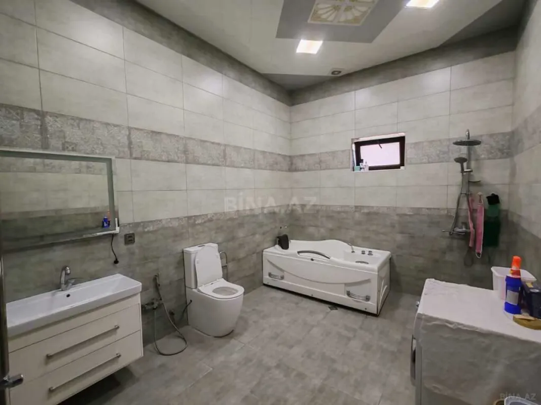 Satılır 6 otaqlı həyət evi 340 m²