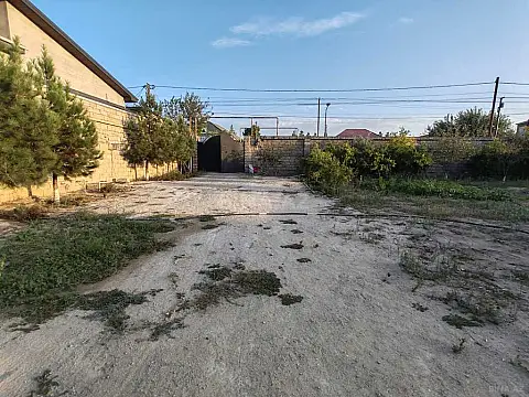 Satılır 6 otaqlı həyət evi 340 m²