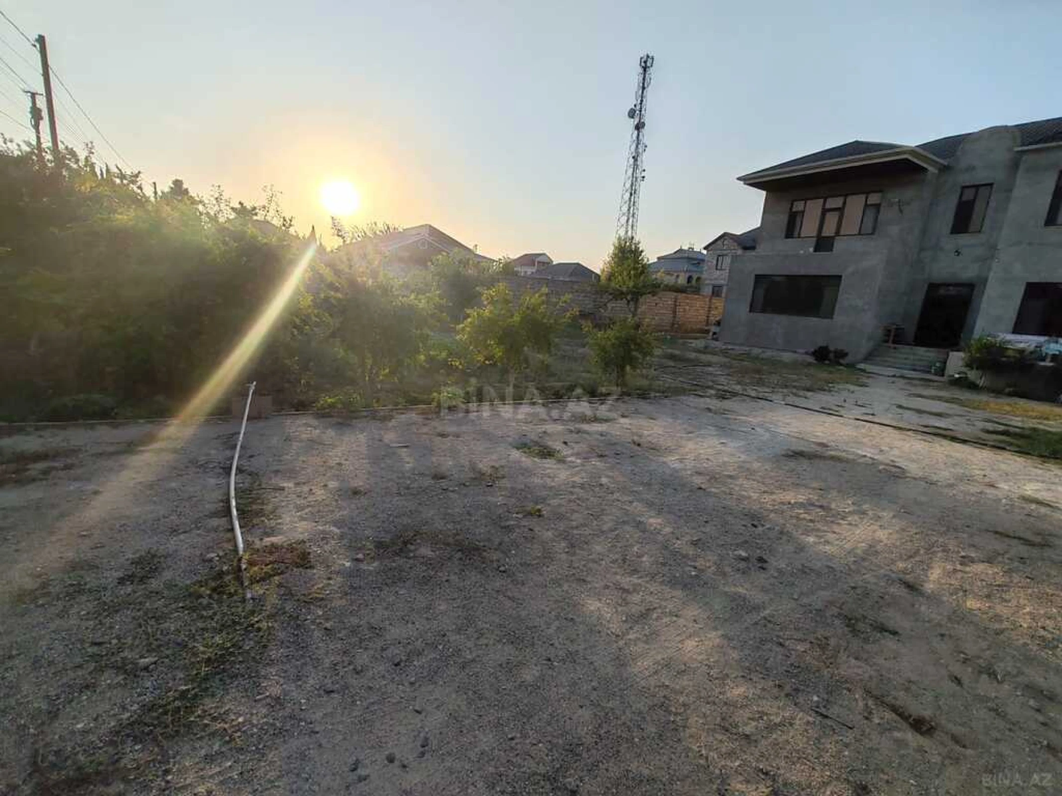 Satılır 6 otaqlı həyət evi 340 m²