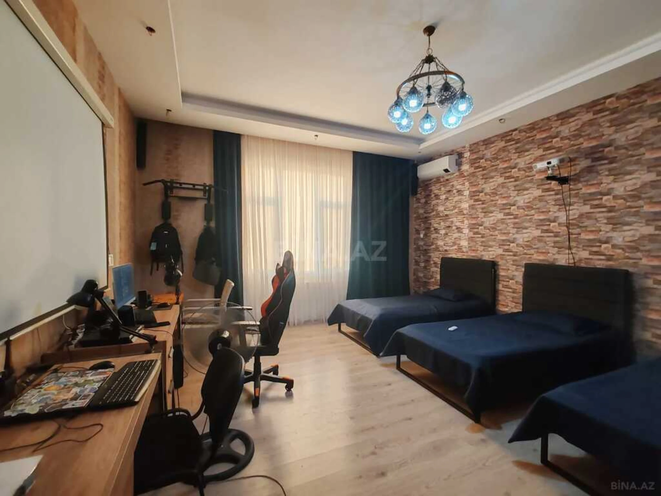 Satılır 6 otaqlı həyət evi 340 m²