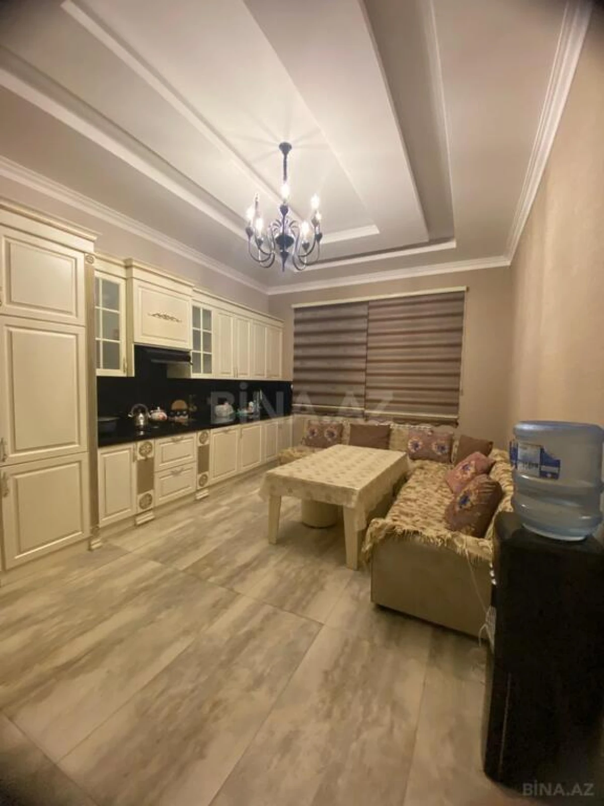 Satılır 6 otaqlı həyət evi 340 m²